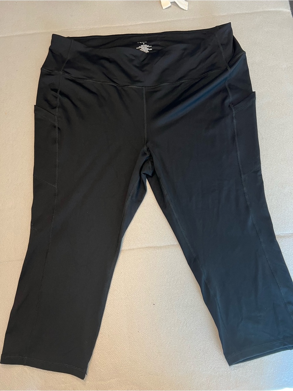 Torrid Active Capri Leggings Black Size 3 Plus Pockets Stretch High Rise